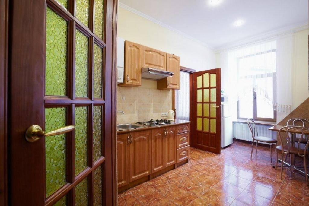 2 Rooms Central Anna Apartment Lvov Exteriér fotografie